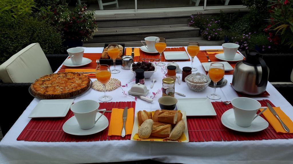 ラ・シャペル・シュル・エルドル Les Deux Chenes Bed & Breakfast エクステリア 写真